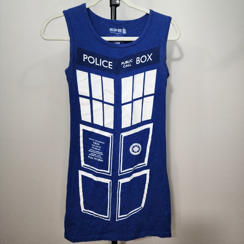Her Universe. Tardis. Dr. Who Tank. Small
